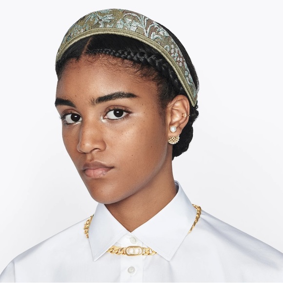 Dior 30 MONTAIGNE NECKLACE
Gold-Finish Metal and White Crystals Brand New - Picture 2 of 9